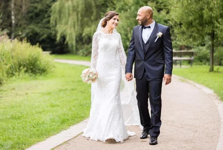 Couple getting married with a prenuptial agreement